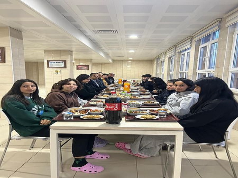 Kaymakamımız Sayın Fatih Güner, MEB Mehmet Güleryüz Ögrenci Yurdu'ndaki Öğrencilerle iftar Yemeğinde Bir Araya Geldi. 